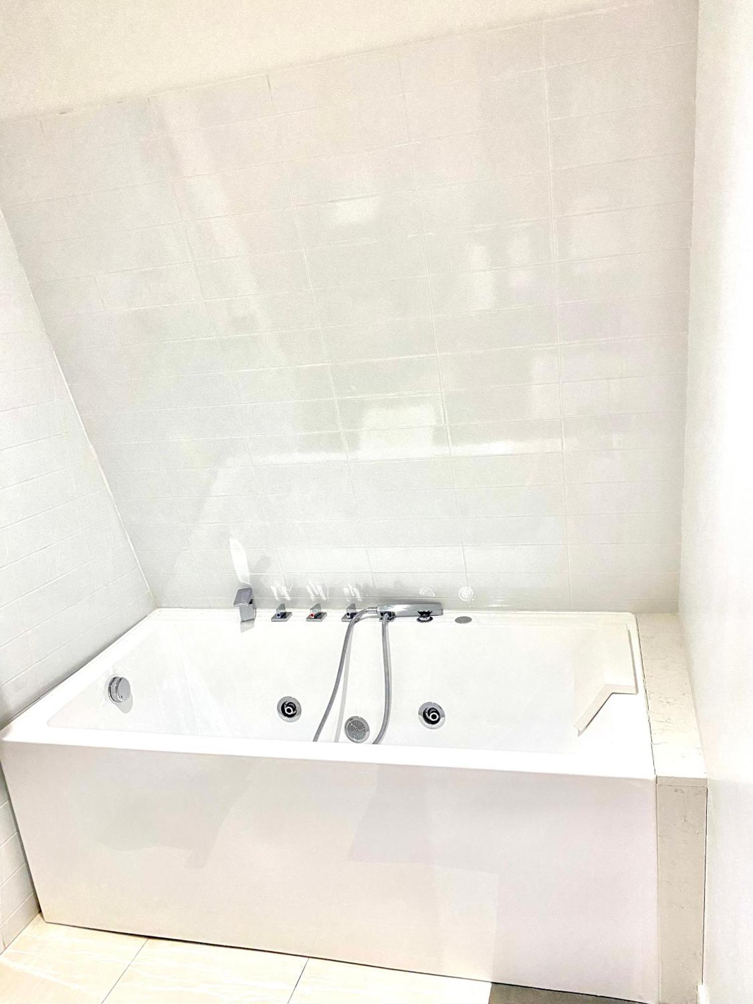 Kinotel 巴统 外观 照片